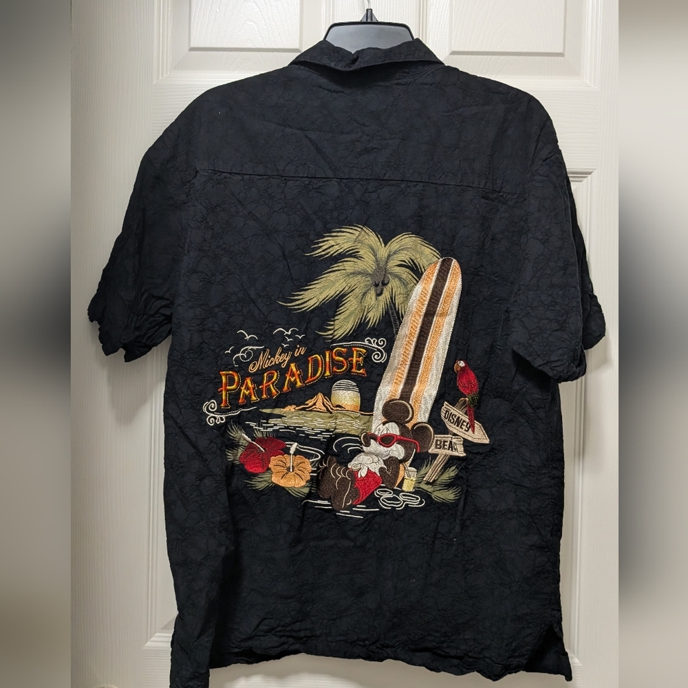 DISNEY Mickey in Paradise Embroidered Black Button Up Shirt Size M Hawaiian